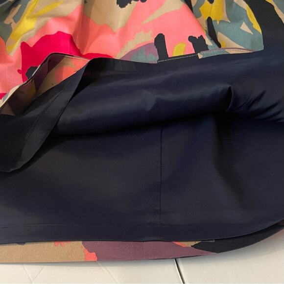 DKNY Bold Abstract Floral Print Office To Date Night Skirt NWOT Size 8 - Picture 9 of 12
